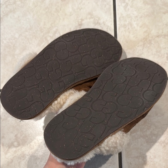 UGG Scuffette slippers - Picture 4 of 5